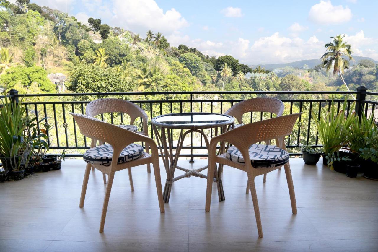Chathu Holiday Home Kandy Exterior photo
